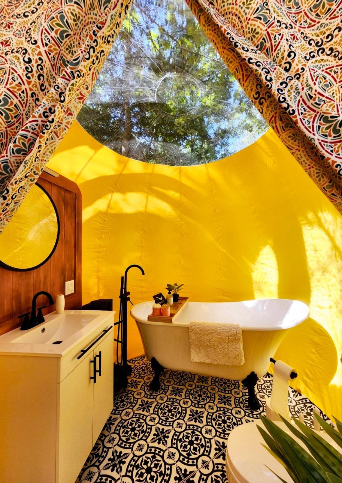 Estrella Glamping Hotel Caraquet Eksteriør billede